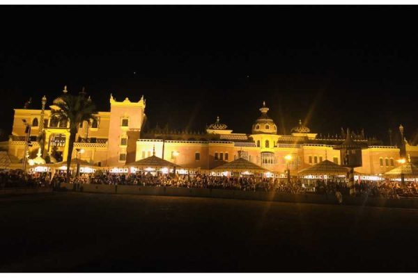 Cena y espectáculo de fantasía en Chez Ali en Marrakech